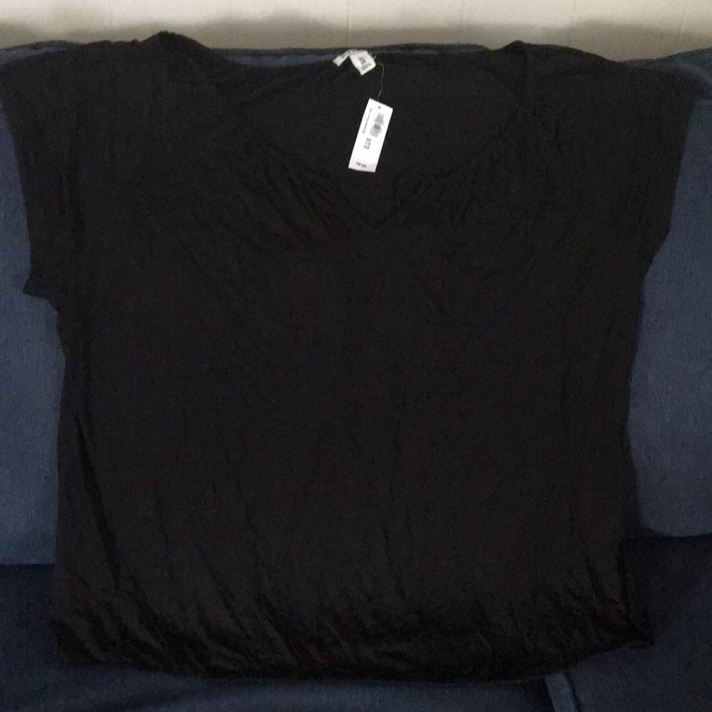 Old Navy Black vneck tee